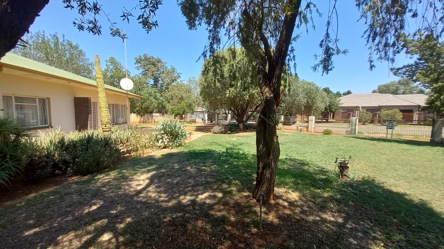 3 Bedroom Property for Sale in Hartswater Northern Cape